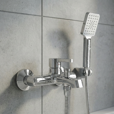 Alita - смеситель для ванны настенный с душевым гарнитуром, Хром - фото 1