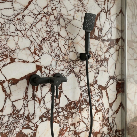 Alita - настенный смеситель для душа с душевым набором, чёрный - фото 2